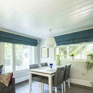 https://airport-mint-house-studio.tophotelshelsinki.com
